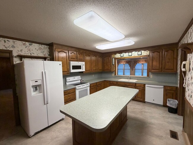 Building Photo - Liberty / Alamance County