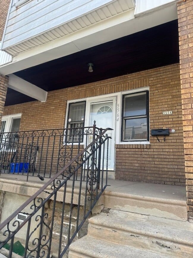 Primary Photo - Front Porch Row - Oak Lane