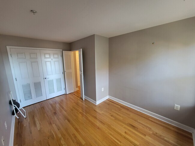 Building Photo - 1308 Clifton St NW