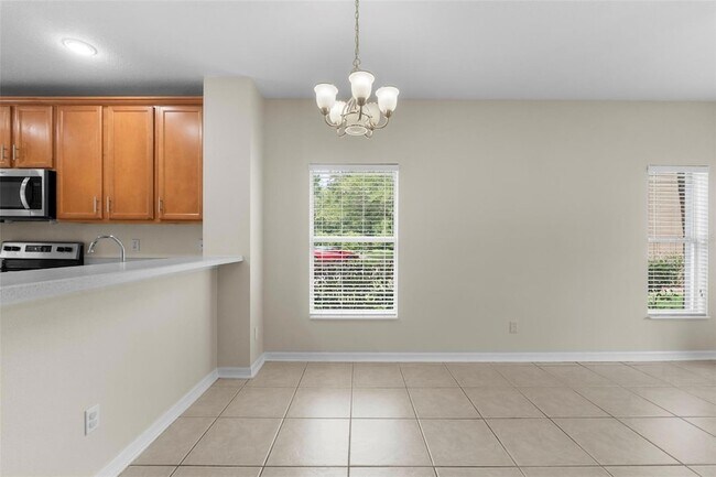 Building Photo - 10325 Manderley Way