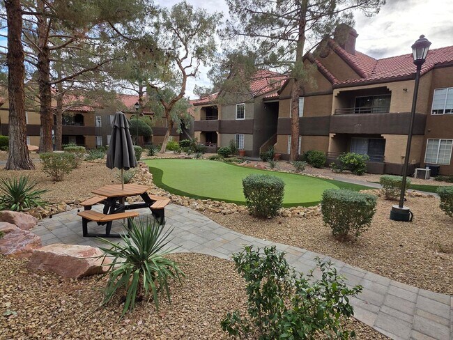 Building Photo - Immaculate Guard-Gated First-Floor Condo!