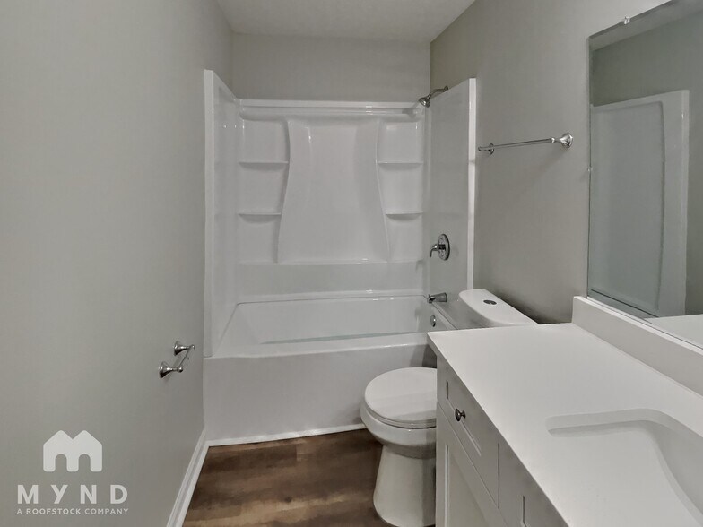 Building Photo - 140 Pebble Ridge Dr