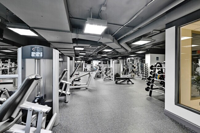 Building Photo - 3020 NE 32nd Ave