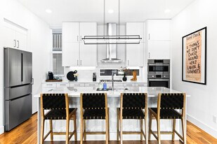 Building Photo - 1906 Annex Ave