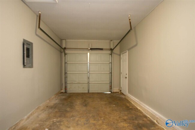 Building Photo - 3423 Rosedale Dr NW