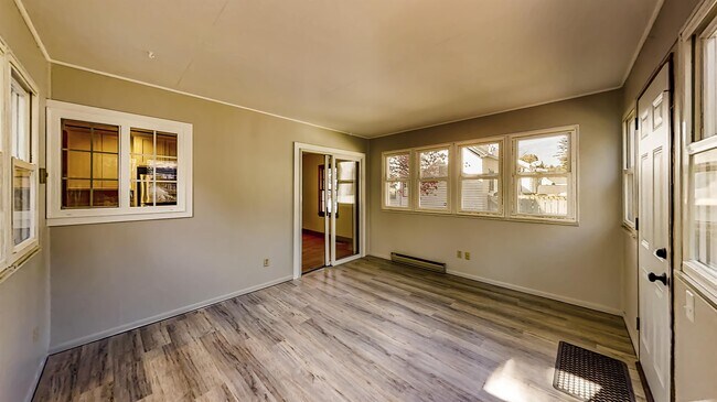 Building Photo - 625 N Blackhawk Ave