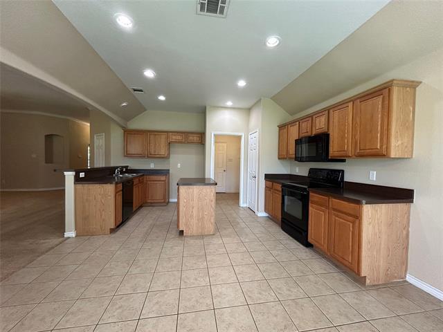 Building Photo - 205 Carriage Dr