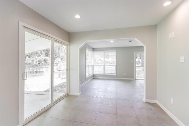 Building Photo - 24518 Pine Canyon Dr