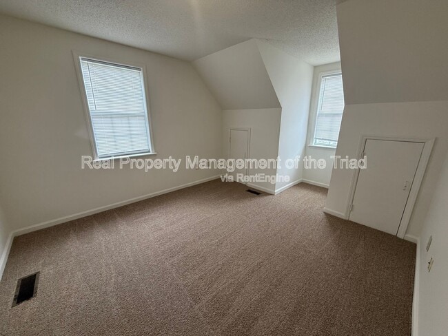 Building Photo - 1805 Cody Ave