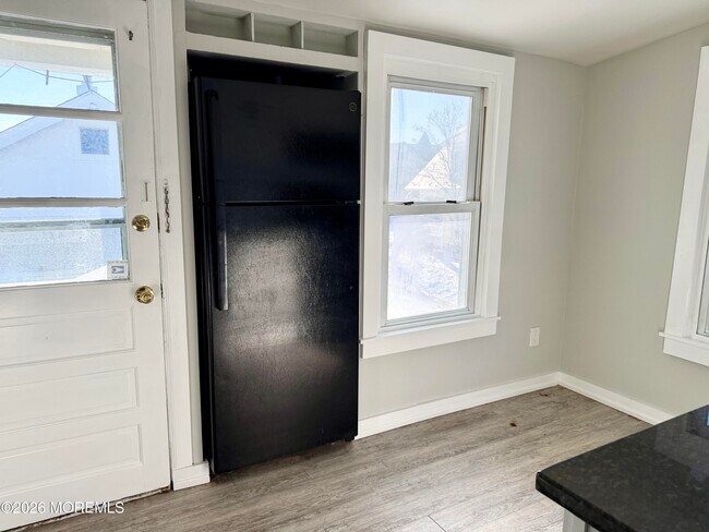 Building Photo - 138 Broadway