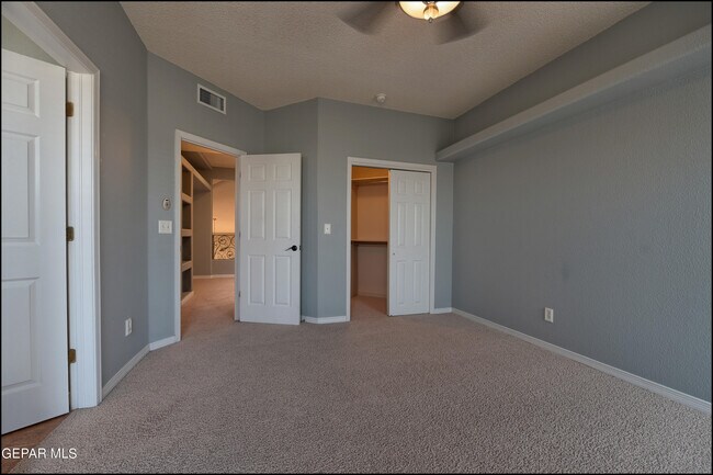 Building Photo - 6300 Franklin Vista Dr