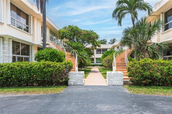 Building Photo - 9940 Collins Ave