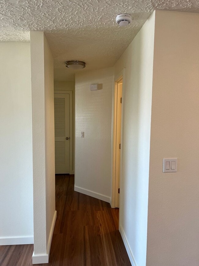 Building Photo - cap03 - NE 106th