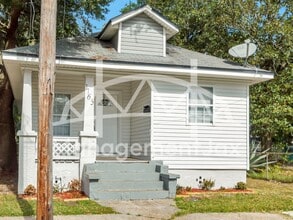 Building Photo - 1165 Hart St