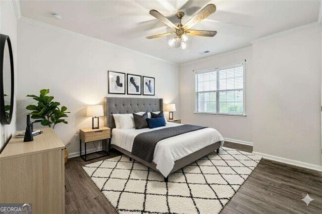 Building Photo - 2400 Cumberland Pkwy SE