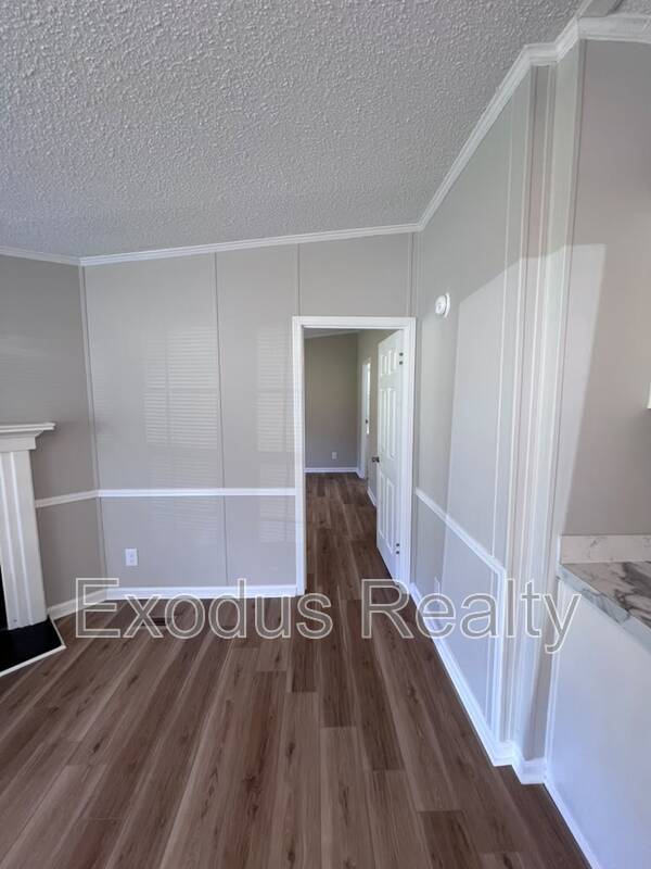 Building Photo - 771 Deer View