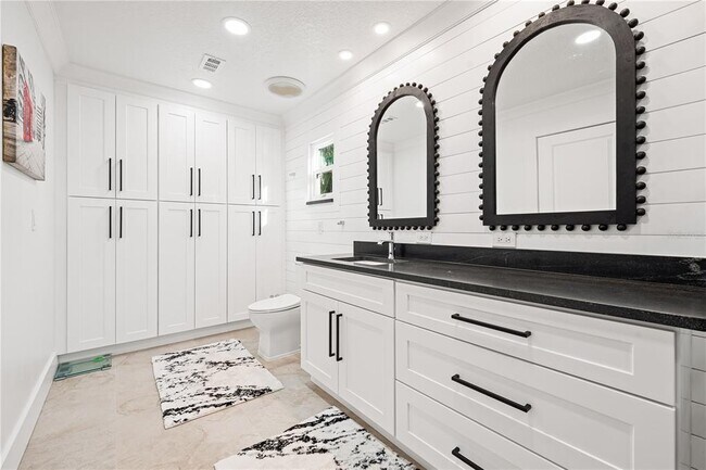 Building Photo - 2500 Monterey St