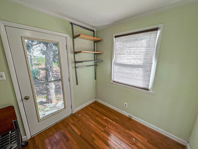 Building Photo - Cheerful 2 Bedroom 2 Bathroom with Spaciou...
