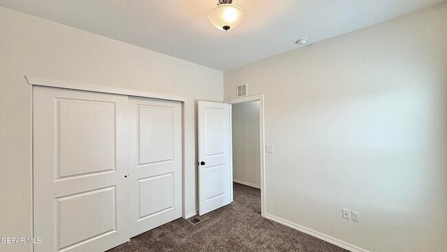 Building Photo - 6561 Hoop St