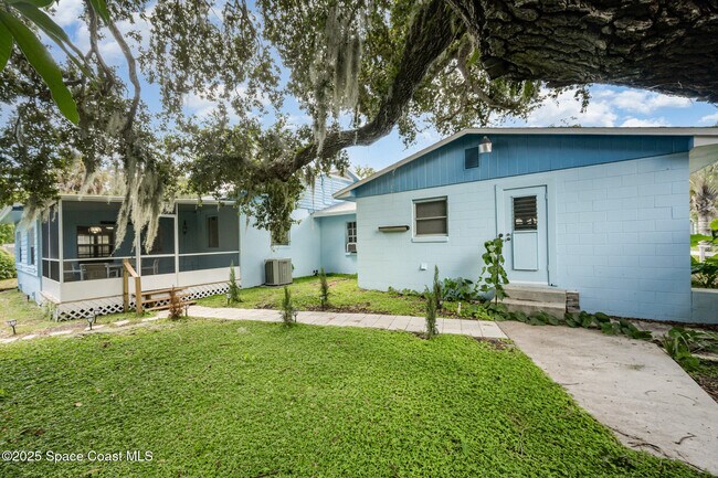 Building Photo - 42 N Fernwood Dr