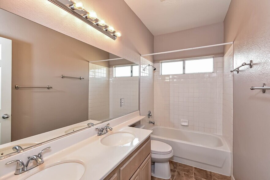 Building Photo - 7855 Blue Brook Dr