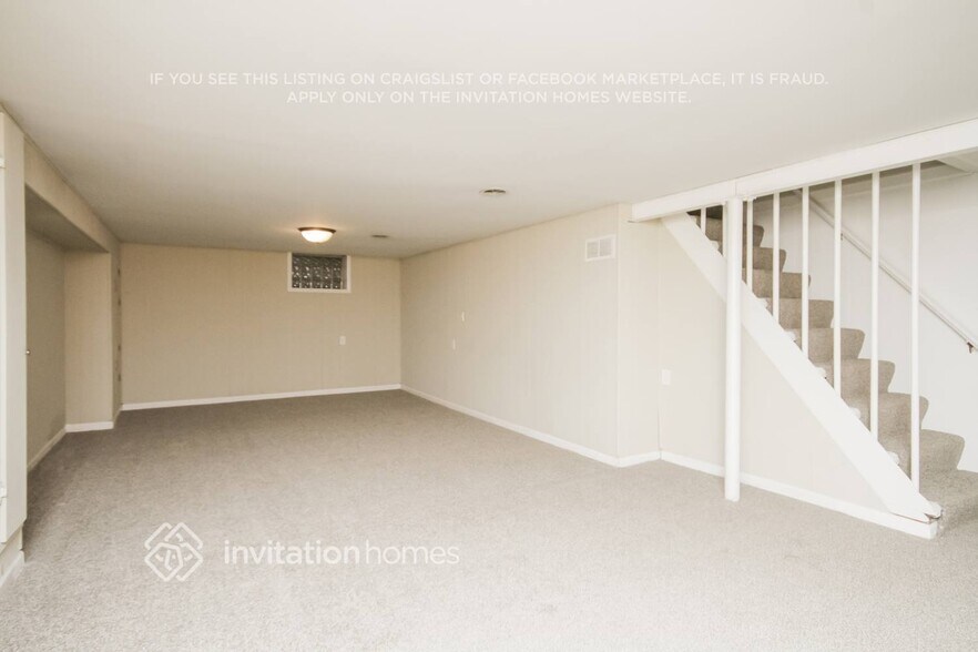 Building Photo - 5240 Lee St