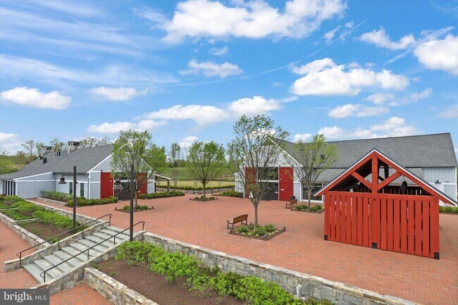 Building Photo - 1780 Cherry Birch St