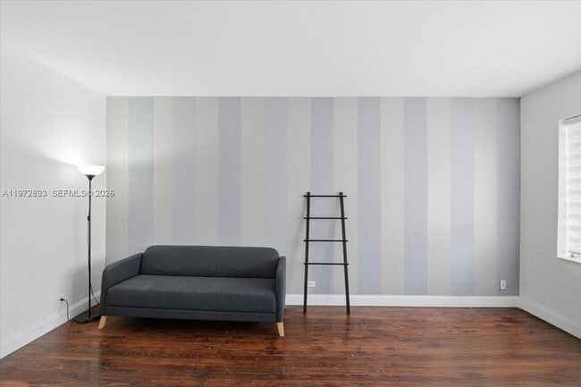 Building Photo - 736 12th St