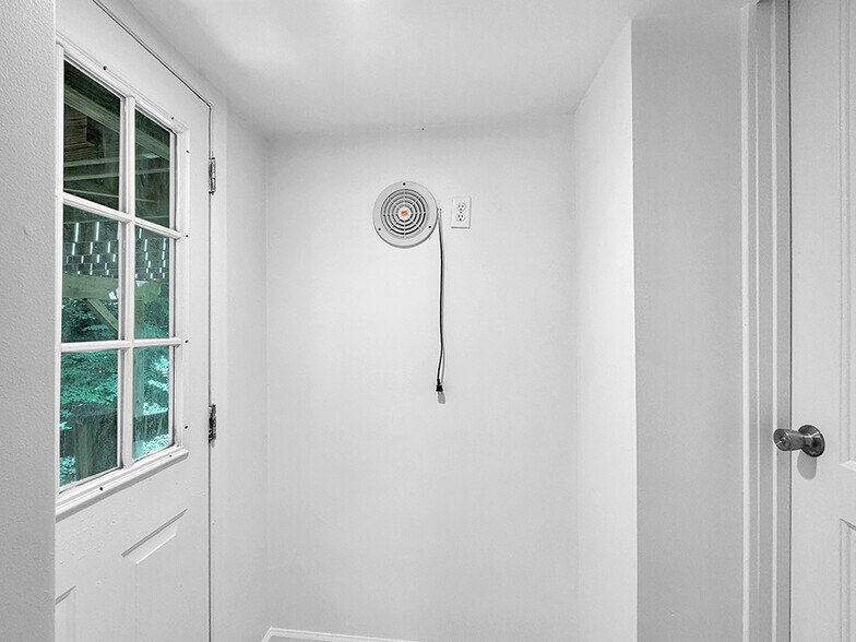 Downstairs Entrance - 712 Powell St