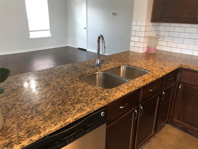 Building Photo - 5718 Silas Creek Ct