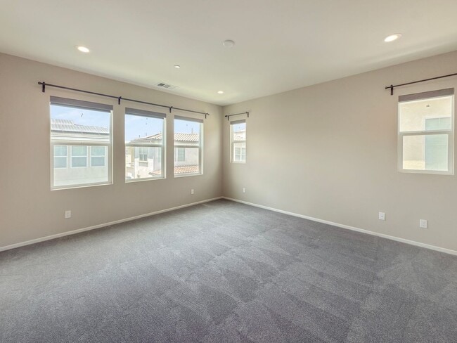 Building Photo - Charming 4BR/3BA Two-Story house with Atta...