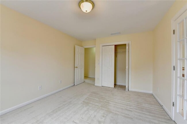 Building Photo - 11140 Donnington Dr