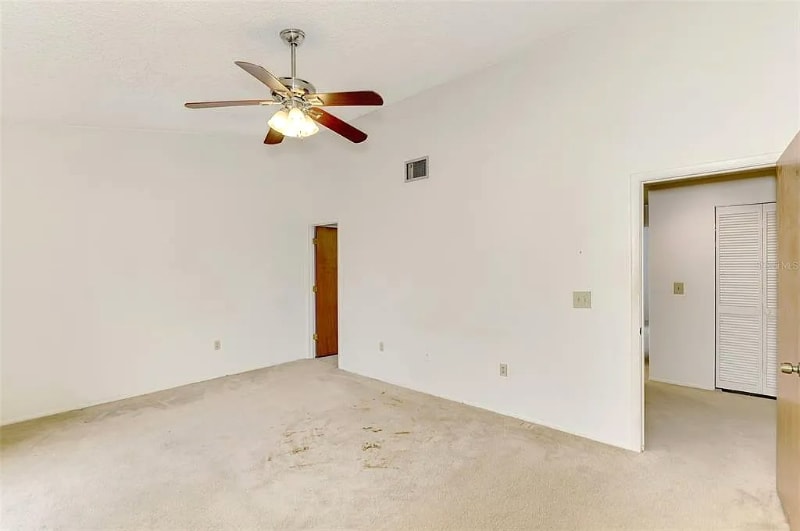 Building Photo - 979 Sunridge Dr
