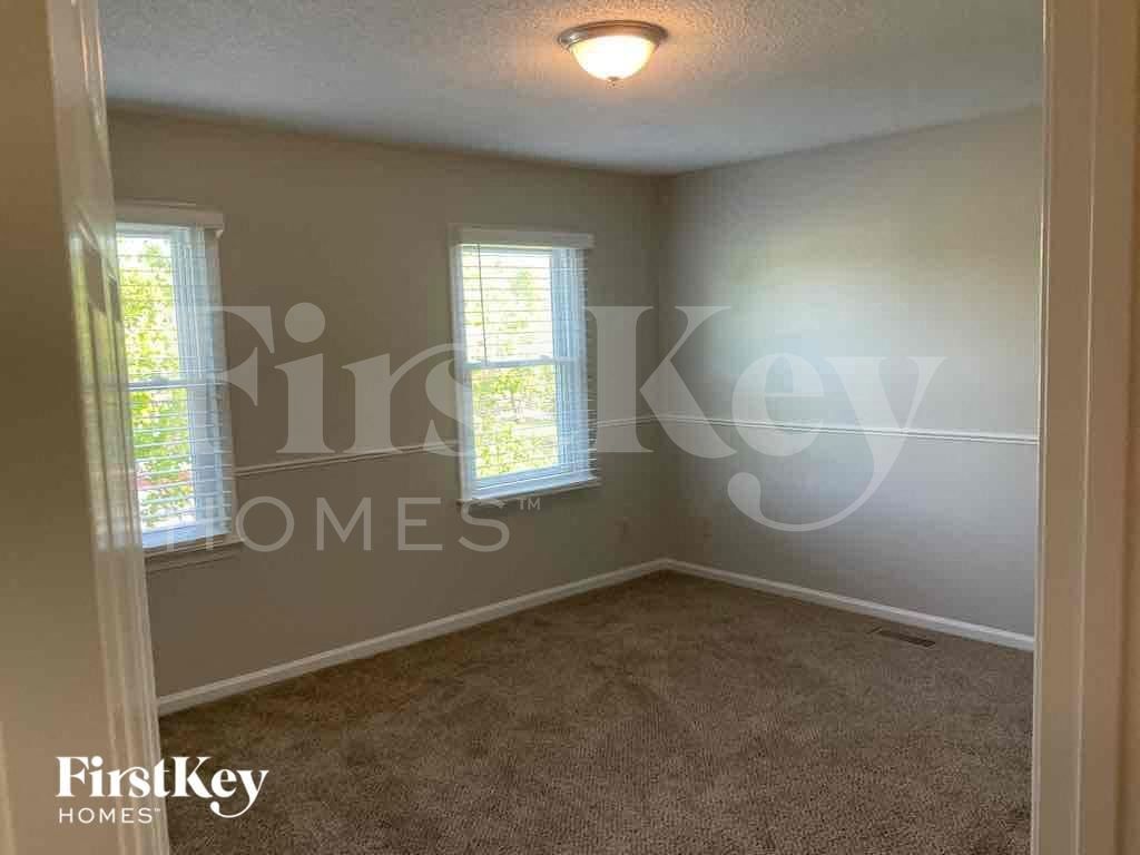 Building Photo - 12 Hickory Knoll Ct