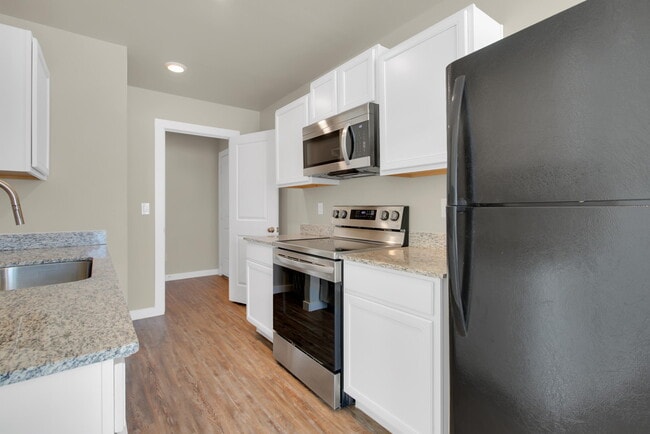 Building Photo - 402 E 30th St