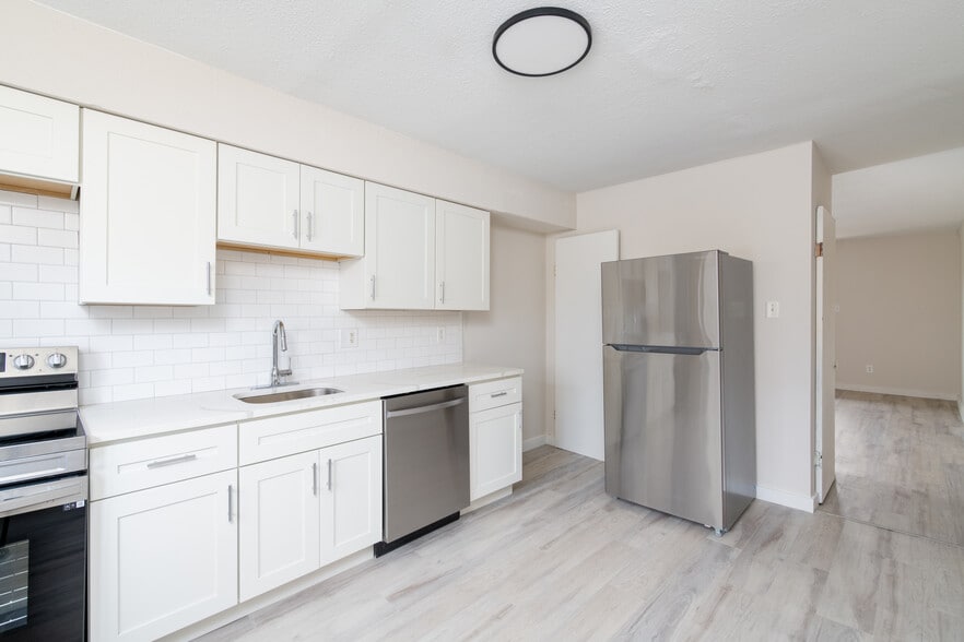 Building Photo - Forest Creek Apartments