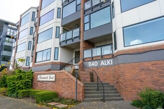 Building Photo - 2Bd/2Ba Seattle Condo