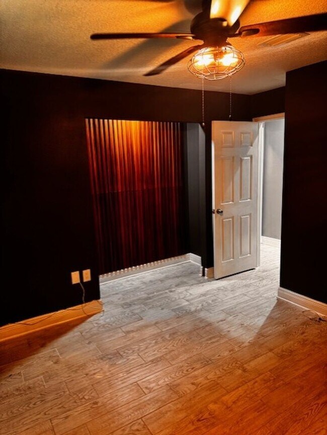 Building Photo - 2519 Southern Oak Cir
