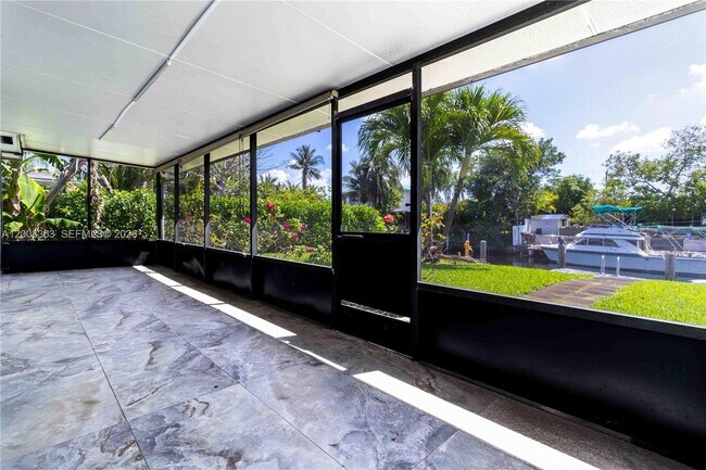 Building Photo - 4530 SW 34th Dr