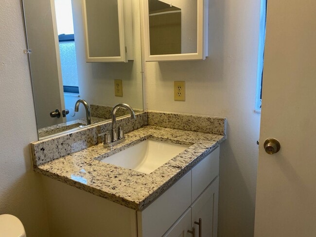 Building Photo - Winter Garden 2 Bedroom 2 Bath home