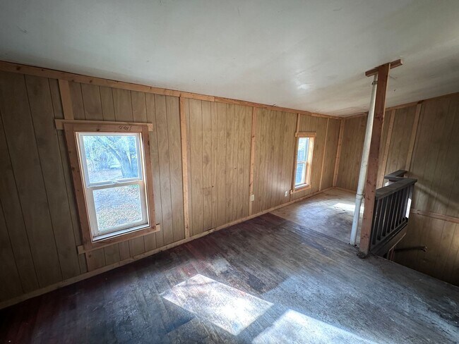 Building Photo - 303 Weston Ave