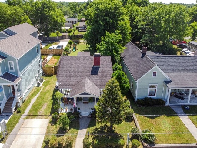 Building Photo - Beautiful Cleveland Park Bungalow, just 2 ...
