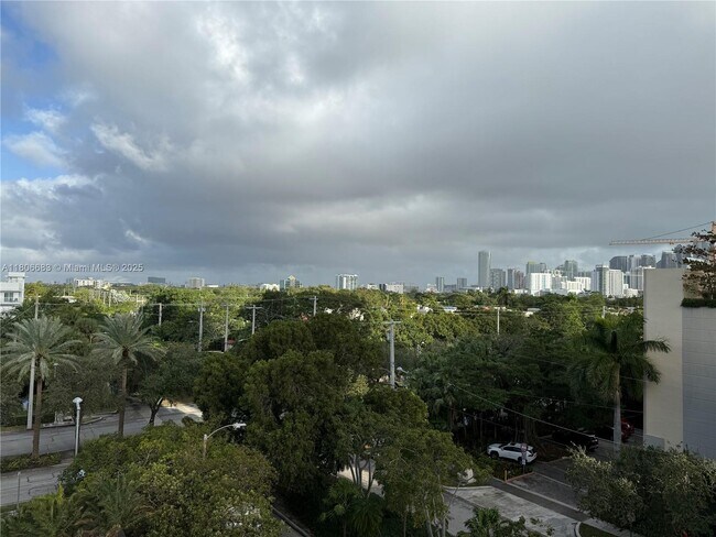 Building Photo - 2501 Brickell Ave