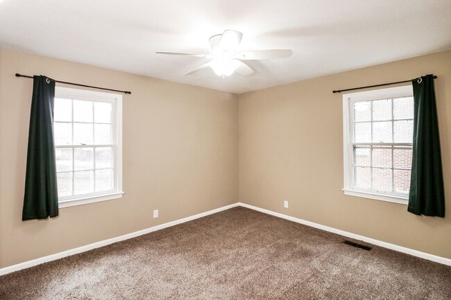 Building Photo - 3001 Green Grove Cir NE