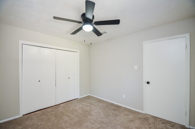 Building Photo - 123 Cypress Ln