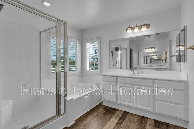 Building Photo - 401 Whitby Gn