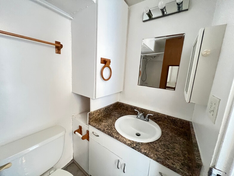 Building Photo - 2888 Ala Ilima St