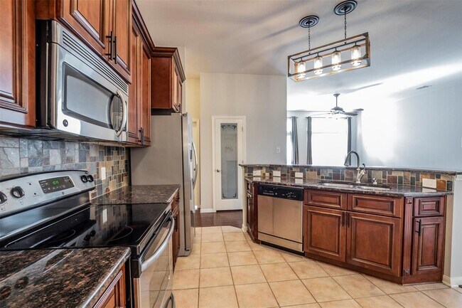 Building Photo - 9009 Sommerland Wy