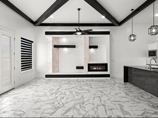 Building Photo - 13256 Coldham St