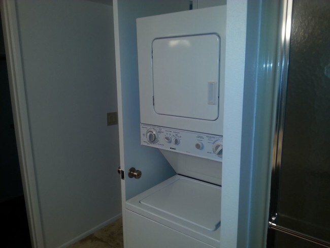 Building Photo - 8841 N 8th St